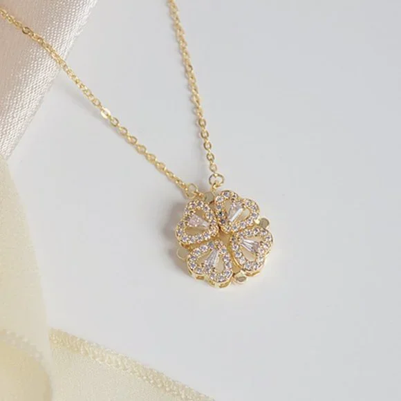 NEW 14K Gold Plated Diamond Clover Necklace a - Picture 1 of 3